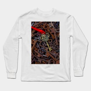 Santa Skeleton Key On Pile Of Old Keys Long Sleeve T-Shirt